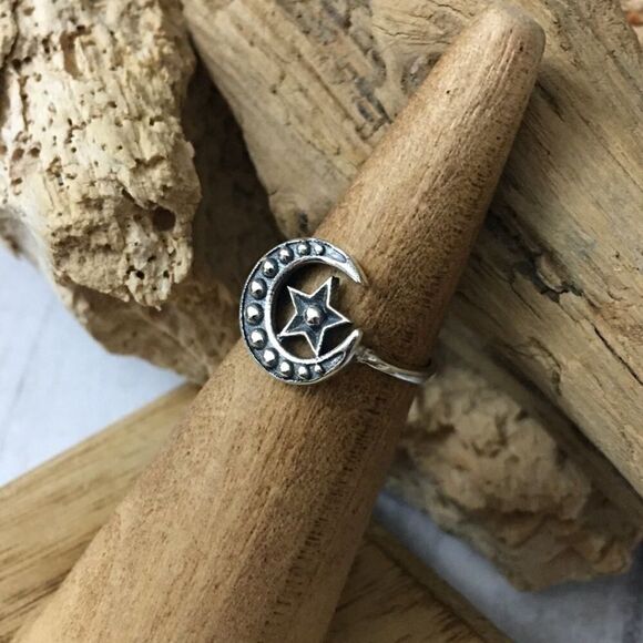 Star & Moon Sterling Silver Toe Ring - Picture 2 of 6
